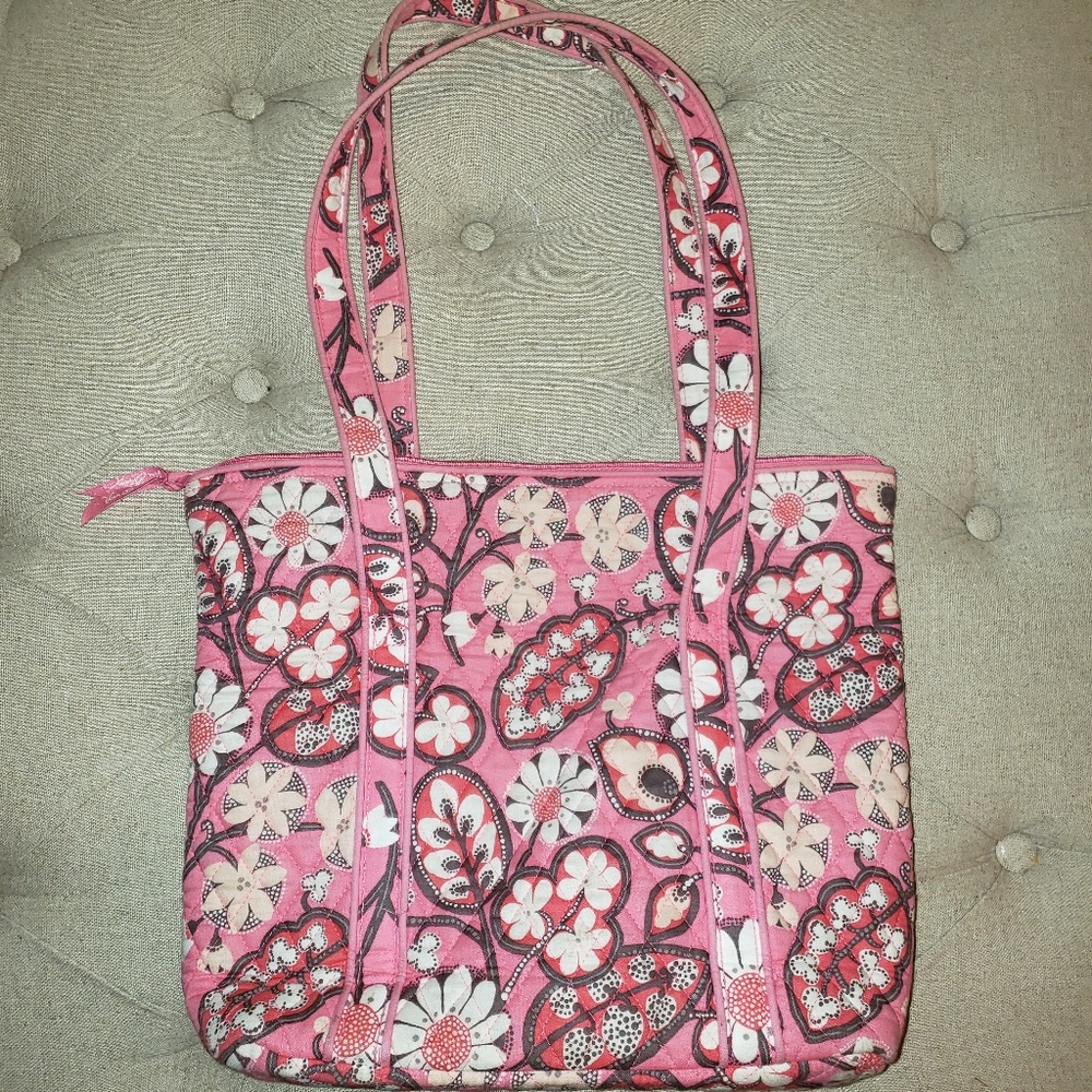 gently preowned Vera Bradley Tote.
